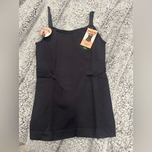 Shapermint scoop neck cami size large in black